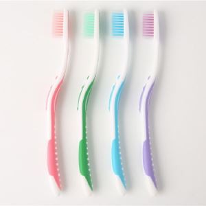 Perlindungan Berus Gigi untuk Dewasa